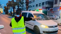 مجموعة كشافة يافا توزيع الماء والتمر على الماوطنين في شارع القدس