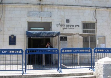 محكمة الاحتلال تمدد اعتقال ناشط وشقيقيْن من عرابة في الداخل المحتل