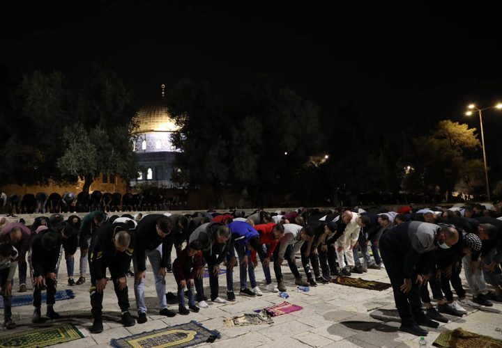 من صلاة عشاء وتراويح اليوم الثاني من رمضان في المسجد الأقصى المبارك