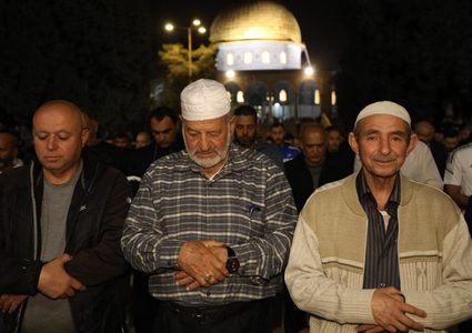 من صلاة عشاء وتراويح اليوم الثاني من رمضان في المسجد الأقصى المبارك