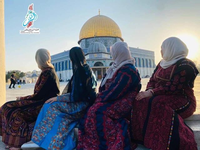 "ثوبي هوية وصك ملكية".. جمعية الزي الفلسطيني تختتم مشروع التوثيق الثاني