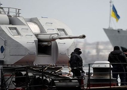 غرق سفينة أجنبية في ميناء ماريوبول الأوكراني