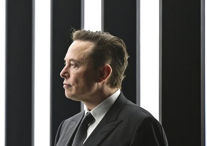 ماسك يجري استطلاعا لإضافة زر طال انتظاره في "تويتر"