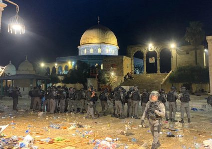 "المحامين العرب" يدين اقتحام مستوطنين لباحات المسجد الأقصى