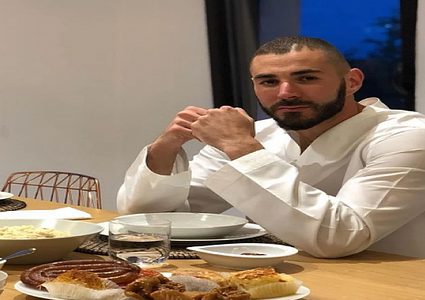 بنزيما: صيام رمضان جزء من ديني ولا يؤثر على تدريباتي