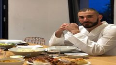 بنزيما: صيام رمضان جزء من ديني ولا يؤثر على تدريباتي