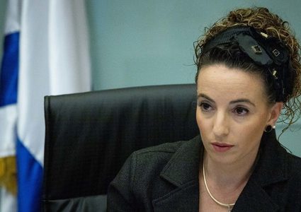 استقالة رئيسة الائتلاف.. حكومة بينيت على وشك الانهيار