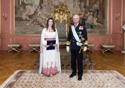 السفيرة رولا المحيسن تسلم أوراق اعتمادها لملك السويد