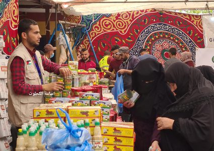 افتتاح سوق خيري في خانيونس