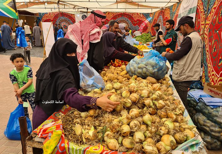 افتتاح سوق خيري في خانيونس