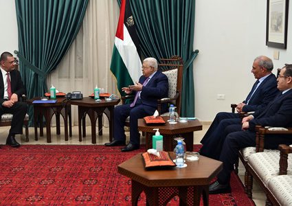 الرئيس يتسلم رسالة خطية من نظيره الروماني