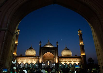 مسلمو الهند في رمضان وموائد الإفطار في مسجد الجامع التاريخي في نيودلهي