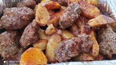 تكية بيتا الخيرية توزع وجبات يومية على الفقراء