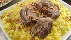 تكية بيتا الخيرية توزع وجبات يومية على الفقراء