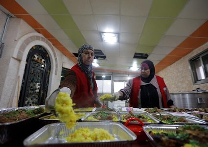 تكية سيدي شيبان لإعداد وجبات إفطار رمضان في رام الله والبيرة