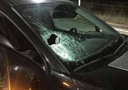 مستوطنون يهاجمون مركبات المواطنين قرب بيت فوريك شرق نابلس