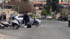 الآلاف يتوافدون الى الأقصى لآداء صلاة الجمعة الأولى من شهر رمضان