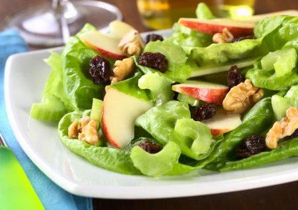 تعرفوا على سلطة التفاح مع الخس