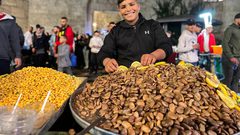 بسطات باب العامود المليئة بالخيرات