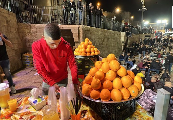 بسطات باب العامود المليئة بالخيرات في شهر رمضان