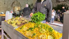 بسطات باب العامود المليئة بالخيرات في شهر رمضان