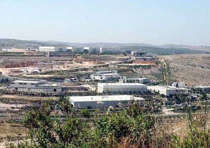 الاحتلال يعتقل شابا من بلدة حارس