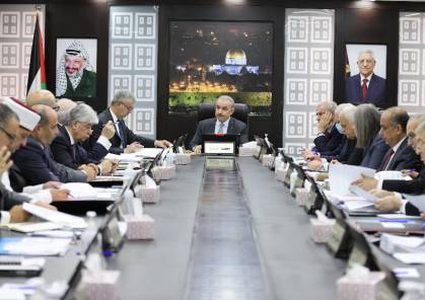 الحكومة تصادق على الاتفاق بين وزارتي "التربية" و"المالية" واتحاد المعلمين