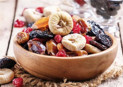 تعرف على أهمية تناول الفواكه المجففة في رمضان