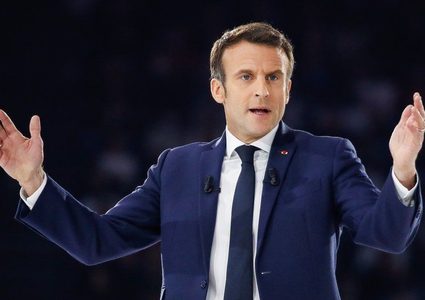 ماكرون يتصدر الجولة الأولى من الانتخابات الرئاسية