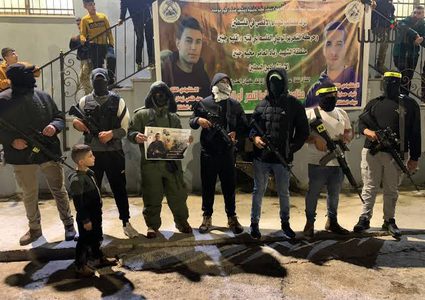 جنين: ثوري "فتح" يقدم واجب العزاء بشهداء جنين