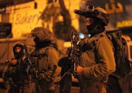 قوات الاحتلال تعتقل شابا ًمن القدس