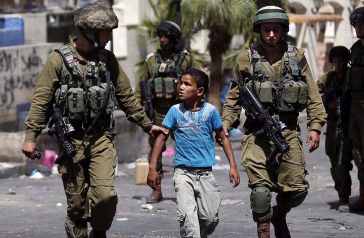 رام الله:الاحتلال يعتقل طفلاً من قرية بدرس