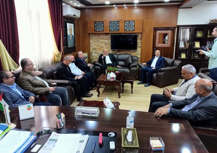 وفد من جامعة النجاح في جنين إسنادا للمدينة ومخيمها