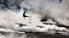 اصابات بالاختناق خلال مواجهات مع الاحتلال في عنبتا شرق طولكرم