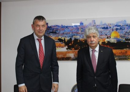 مجدلاني يبحث مع لازاريني العجز المالي الذي تعانيه "الأونروا"