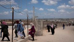 الاحتلال يحذر المواطنين من الاقتراب من جدار الفصل العنصري جنوب طولكرم