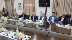 الاحتلال يعتقل ثلاثة شبان ويستدعي آخرين من القدس