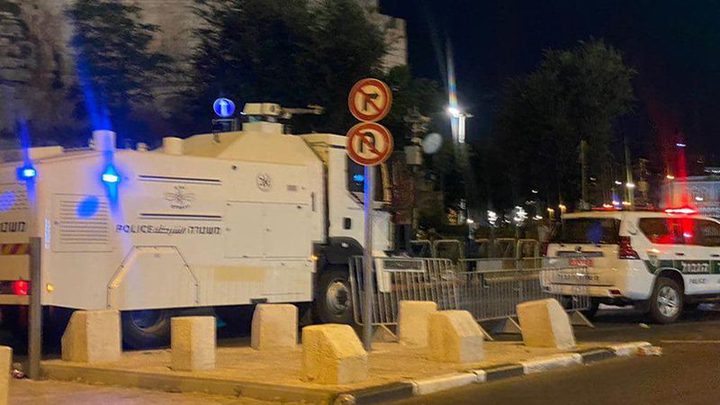 سلطات الاحتلال تغلق جزءًا من شارع السلطان سليمان بالقدس
