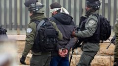 قوات الاحتلال تعتقل أسيرا محررا من مدينة الخليل