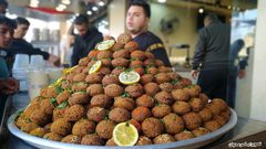 الفلافل والحمص تتربع على عرش المأكولات الشعبية في شهر رمضان المبارك