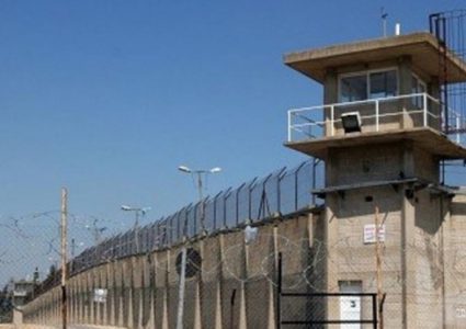 سلطات الاحتلال يحكم على أسير من جنين بالسجن 13 عاما