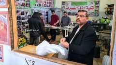 توزيع وجبات اللإفطار على الصائمين من تكية أبناء النصيرات- قطاع غزة