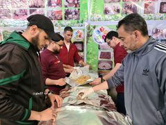 توزيع وجبات اللإفطار على الصائمين من تكية أبناء النصيرات- قطاع غزة