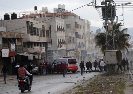 من المواجهات التي اندلعت في المنطقة الشرقية لنابلس صباح اليوم