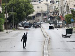 من المواجهات التي اندلعت في المنطقة الشرقية لنابلس صباح اليوم