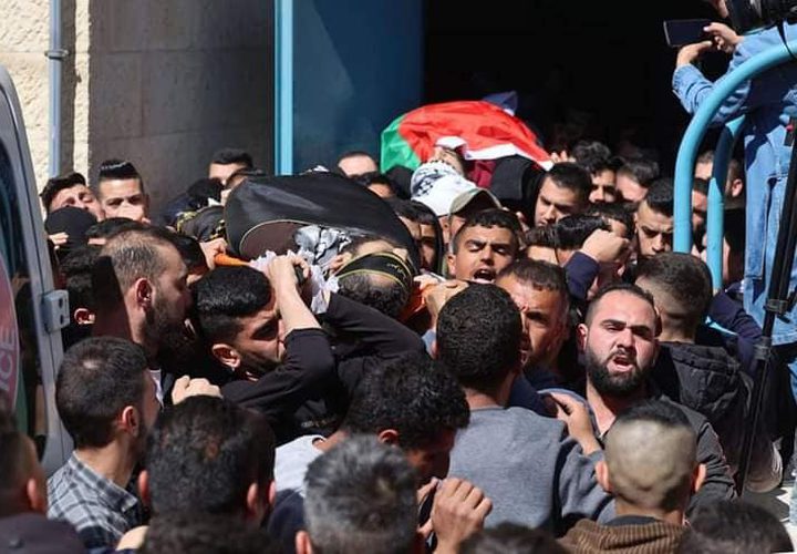 جانب من تشييع جثماني الشهـيدين شأس كممجي ومصطفى أبو الرب الذين ارتقيا برصاص الاحتلال في جنين صباح اليوم