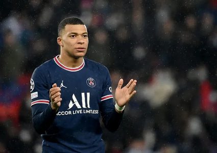 خطوة جديدة تنذر برحيل مبابي عن باريس