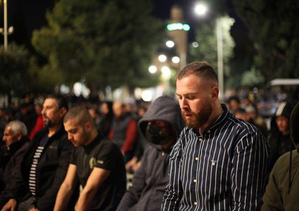 60 ألف مصلٍ أدوا اليوم صلاتي العشاء والتراويح في رحاب المسجد الأقصى المبارك