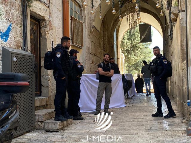 الاحتلال يعتقل شابا قرب باب حطة بالقدس المحتلة