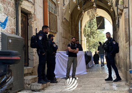 الاحتلال يعتقل شابا قرب باب حطة بالقدس المحتلة